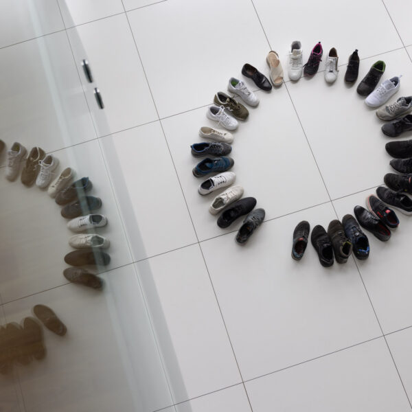 Kreis aus Schuhe der Mitarbeiter Mitarbeiterinnen