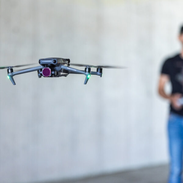 getidrohne und Georg verschwommen im Hintergrund