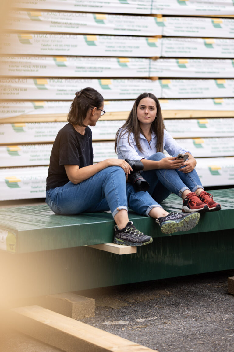 getiFOKUS Training, Brigitte mit Mitarbeiterin Holz Reisecker