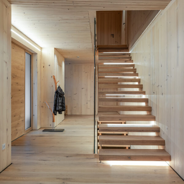 Stiegenhaus in Vollholz Wohnhaus